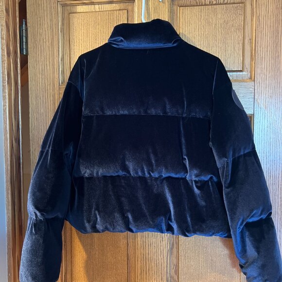 Fabletics Wander Velour Navy Crop Puffer Jacket - Picture 4 of 7